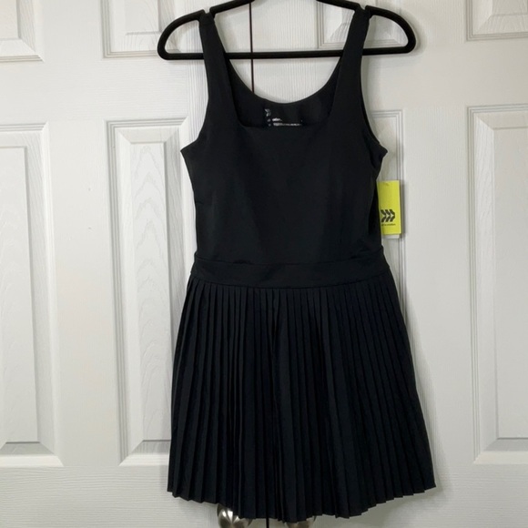 All In Motion - Women's Pleated Active Dress Size M - Picture 3 of 15